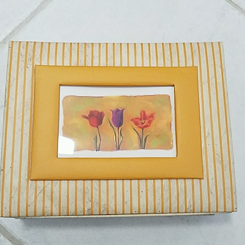 Deluxe Note Card Set & Keepsake Box - Picture 2 of 3